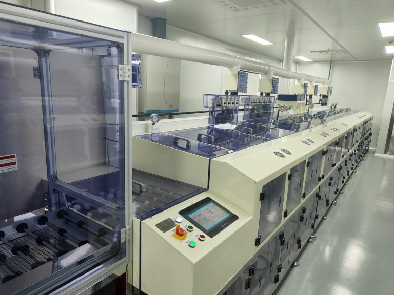 COG/FPC line inside the cleanroom