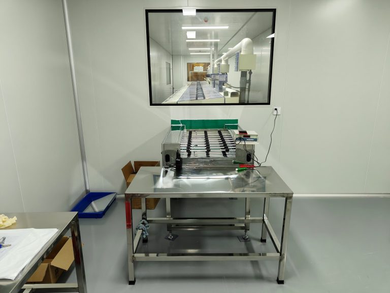Automated handling of a panel