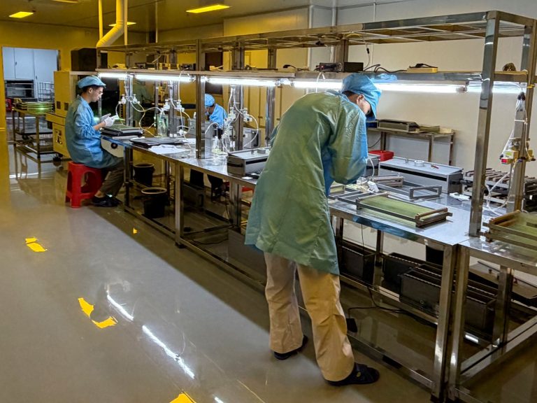Handling panels in the yellow room